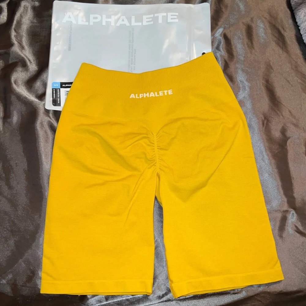 Alphalete amplify shorts